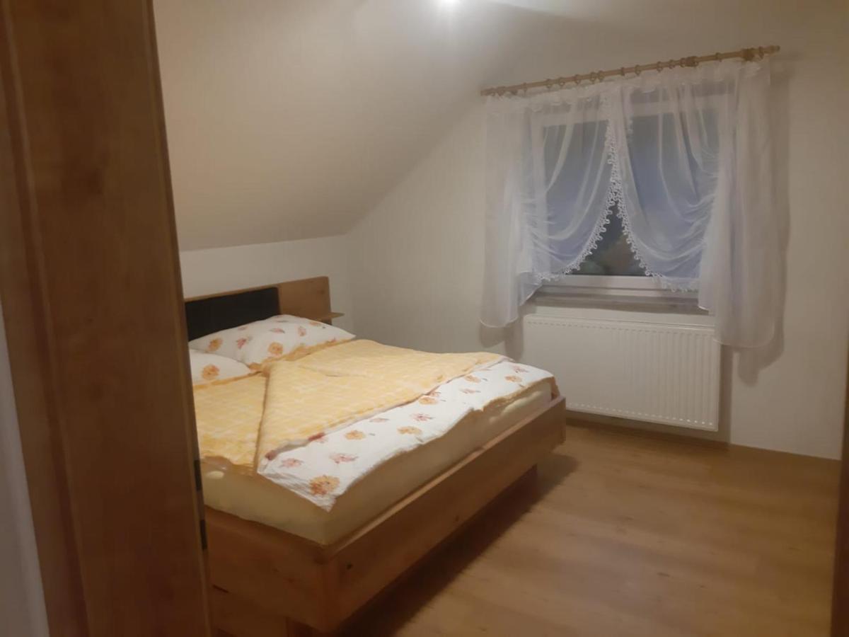 Ferienwohnung Anika Kleinlobming Екстер'єр фото